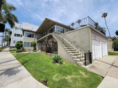 Main picture of 3931 E Livingston Dr