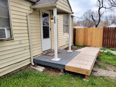 Main picture of 340 N Bebe St