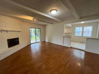 Main picture of 221 W Canton St