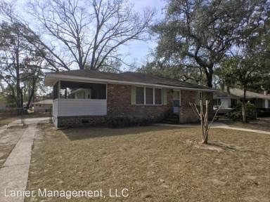 Main picture of 2251 E 62nd St