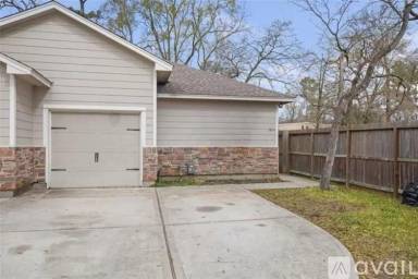 Main picture of 307 Covecrest Dr