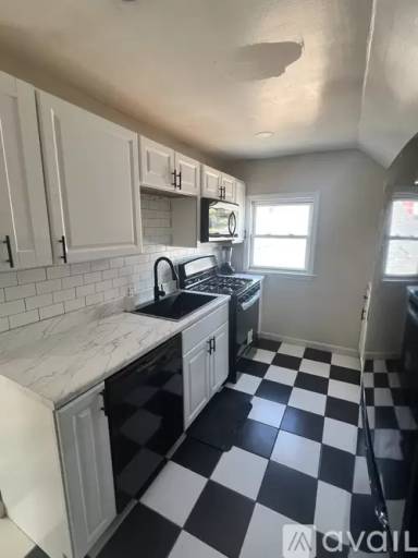 Main picture of 163 Holly St