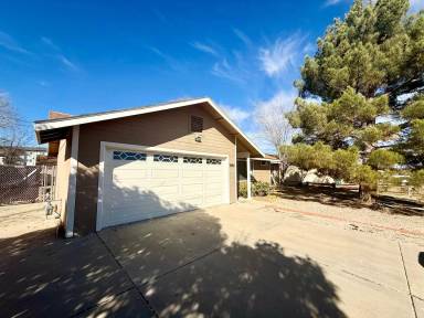 Main picture of 3084 N Constance Dr