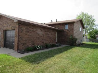Main picture of 1424 E Beloit Ave
