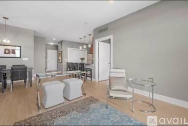 Main picture of 2740 W Armitage Ave