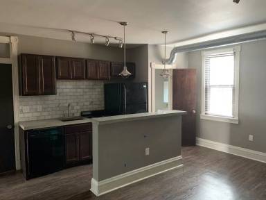 Main picture of 139 S 15th St