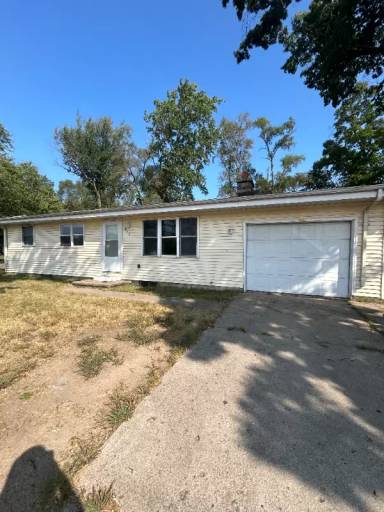 Main picture of 820 County Road 6 E