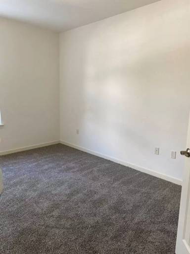 Main picture of 100 Deerfield Ln