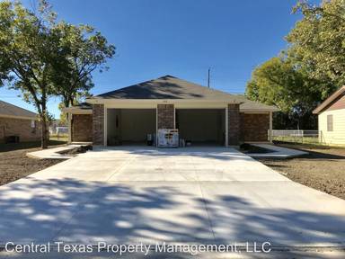 Main picture of 302 Elbert Ln