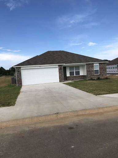 Main picture of 305 Harper Dr