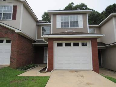 Main picture of 112 Foxchase Ln