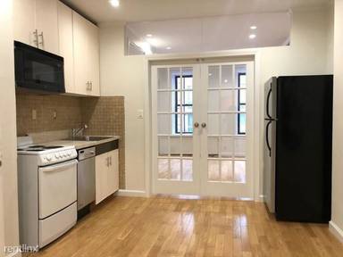 Main picture of 527 W 48th St