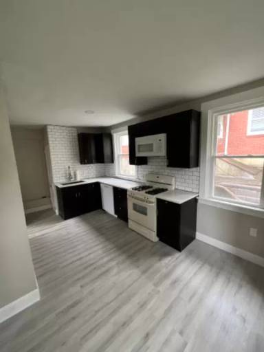 Main picture of 2827 Soulier St