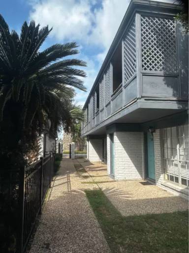 Main picture of Palm Shore