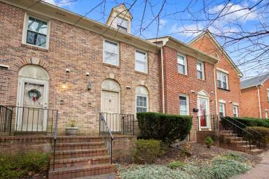 Main picture of 107 Great Falls St