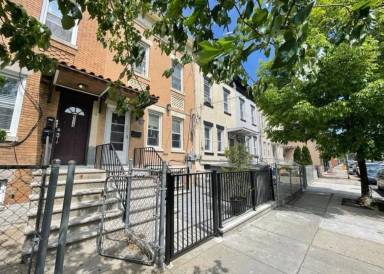 Main picture of 322 E Westfield Ave