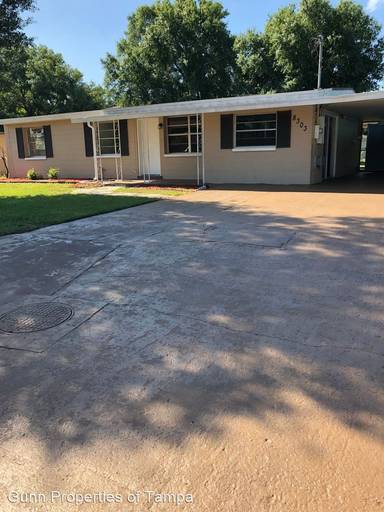 Main picture of 8303 Croton Ave
