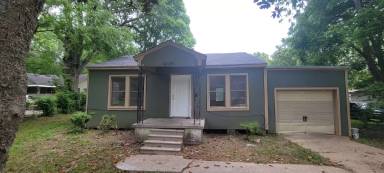 Main picture of 4129 Lamar Ave