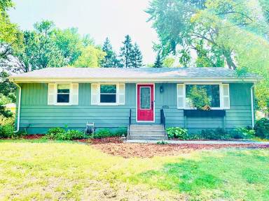 Main picture of 4916 Wisconsin Ave N
