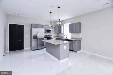 Main picture of 1205 Mentor Ave