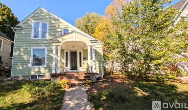 Main picture of 426 W Seventh St
