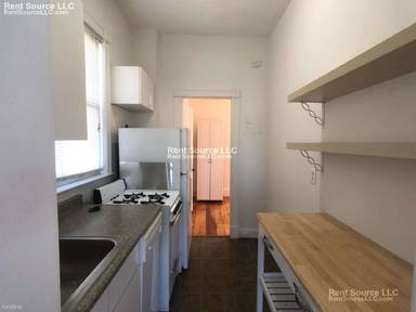 Main picture of 102 Pearl St