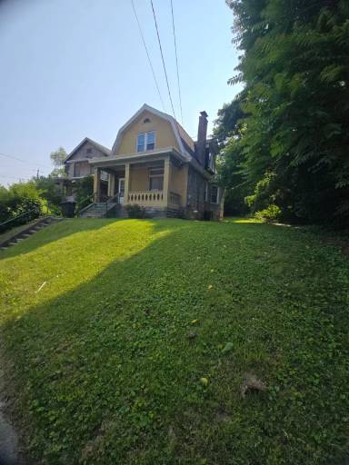Main picture of 3566 Vine St