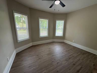 Main picture of 5039 Canton St
