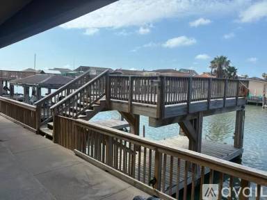 Main picture of 902 Pompano Ave