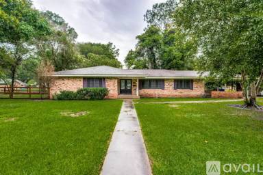 Main picture of 307 S Hackberry St