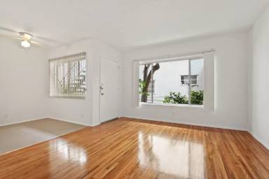 Main picture of 10910 Santa Monica Blvd