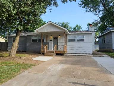 Main picture of 2811 Monta Pl