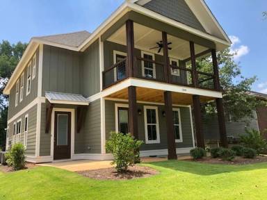 Main picture of 564 Harper Ave