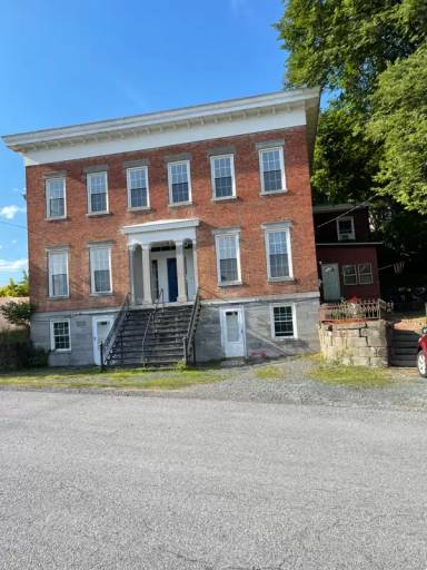 Main picture of 9 Terminal Rd