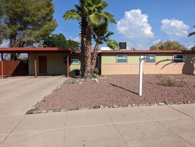Main picture of 524 N Sarnoff Dr