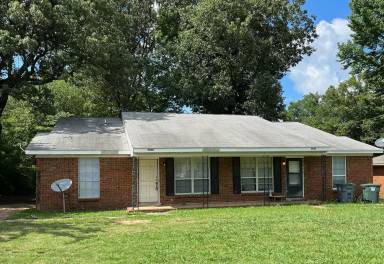 Main picture of 6240 Macon Rd