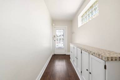 Main picture of 4916 Robert Ave