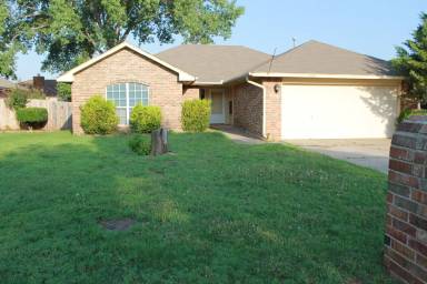 Main picture of 425 Pinehurst Dr