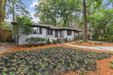 Main picture of 639 Burke Rd NE