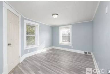 Main picture of 1580 Front St