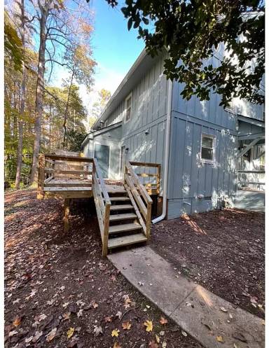 Main picture of 5909 Applewood Ln