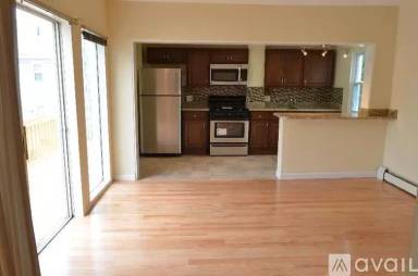 Main picture of 497 Poplar St