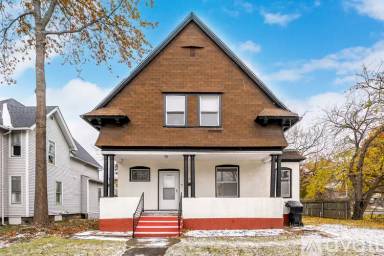 Main picture of 1453 W 101st St