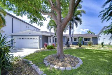 Main picture of 3912 Fontainebleau Dr