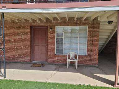 Main picture of 701 W Yandell Dr
