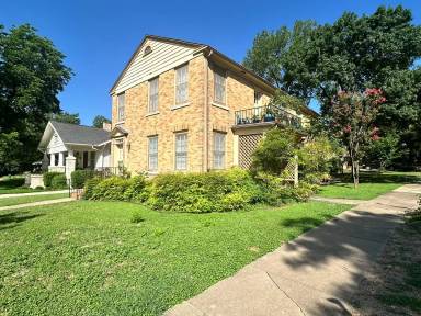 Main picture of 3210 Hemphill Park