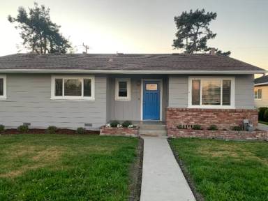Main picture of 1010 Crespi Way
