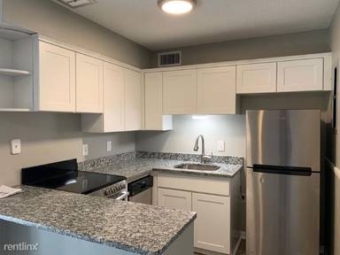 Main picture of 512 Splitlog Ave