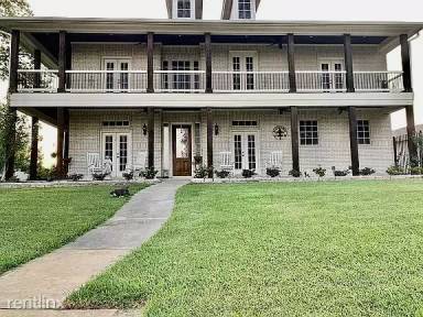 Main picture of 8945 Shoreview Ln