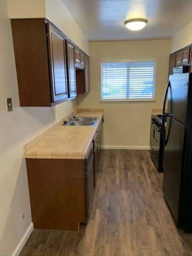 Main picture of Kingston Lane Apartments